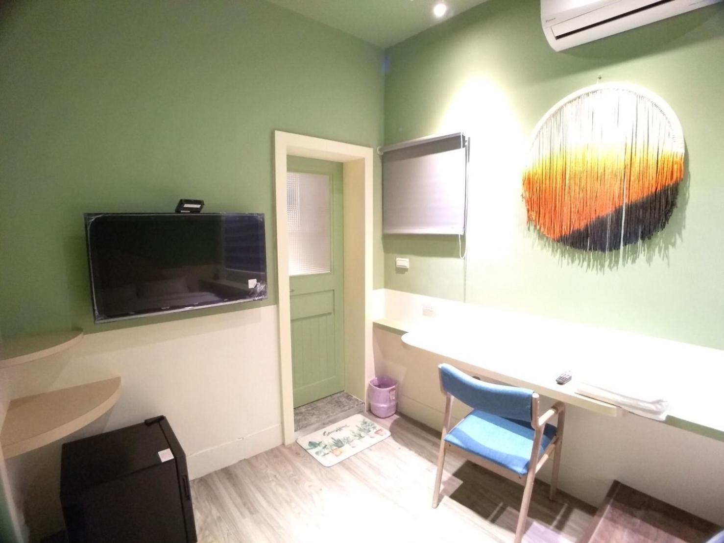 愛旅行民宿&近東大門夜市 Hualien Extérieur photo