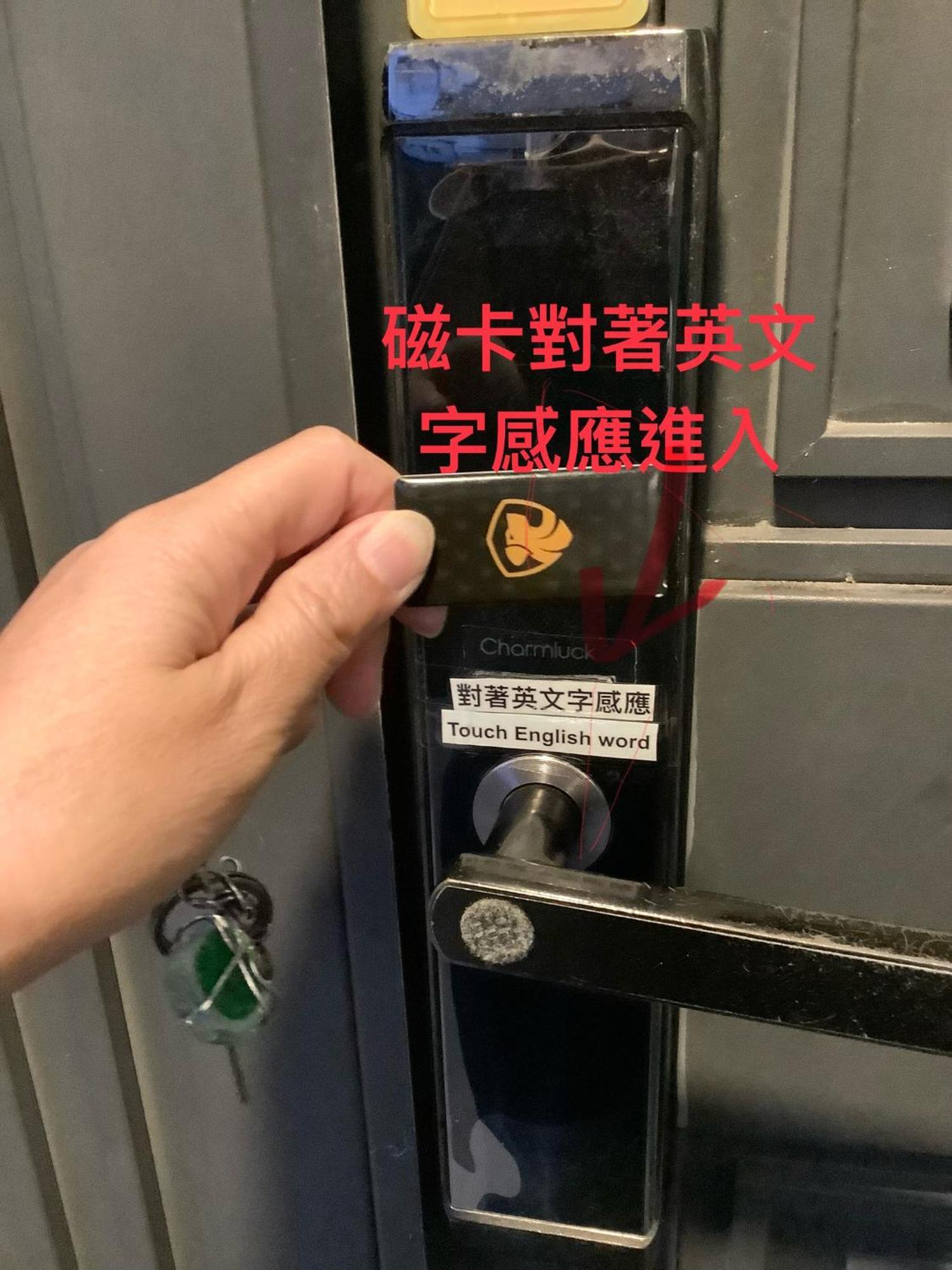 愛旅行民宿&近東大門夜市 Hualien Extérieur photo