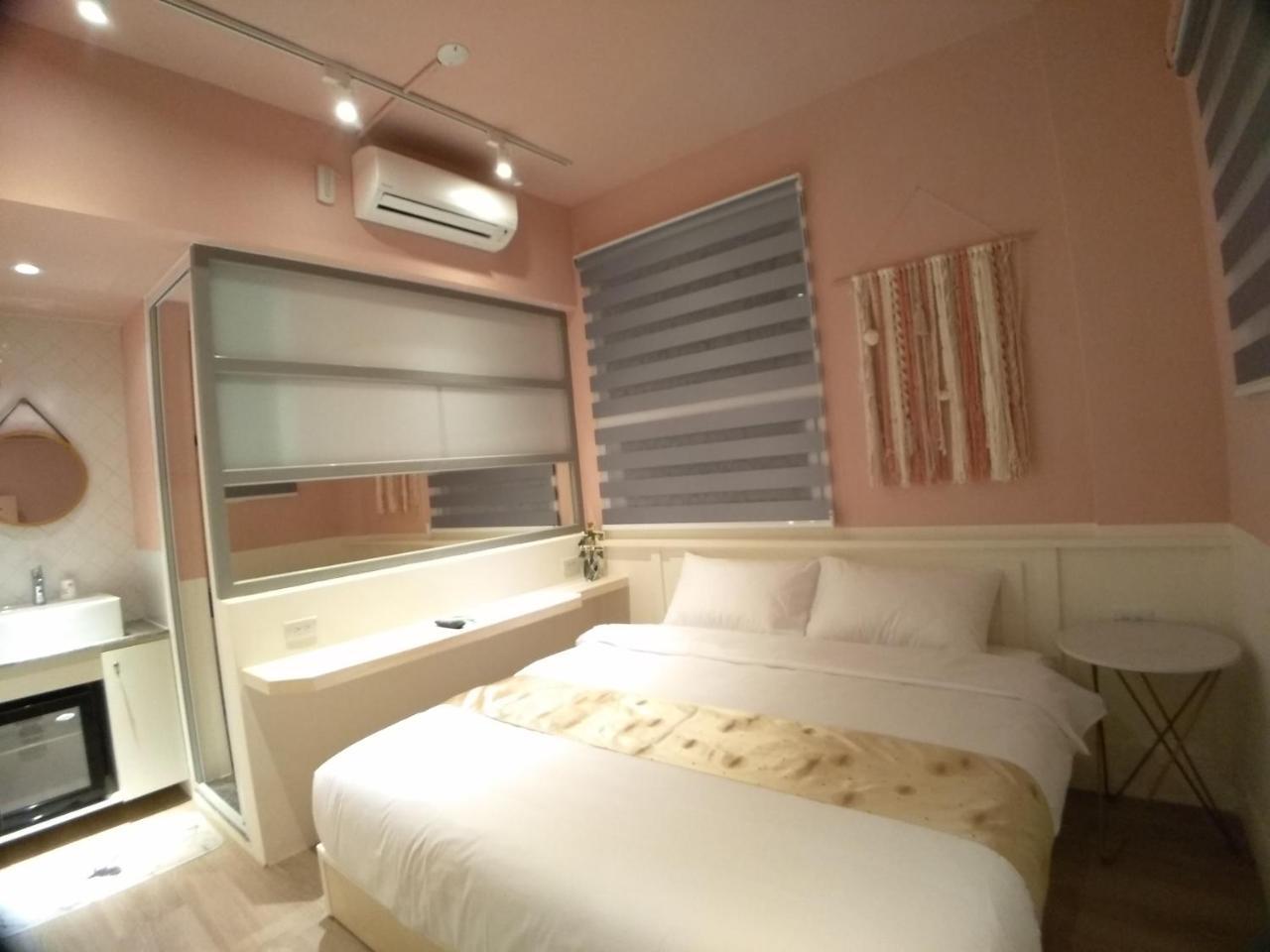 愛旅行民宿&近東大門夜市 Hualien Extérieur photo